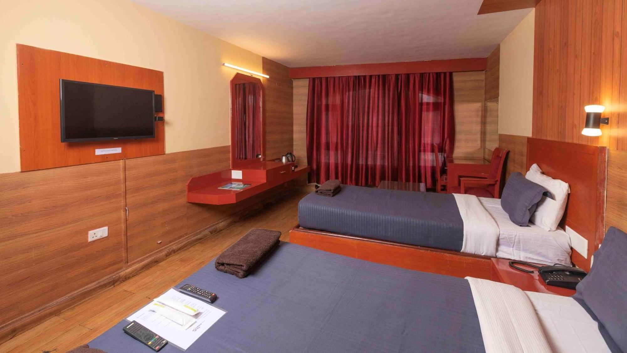Devi Enterprises - Hotel Khems Ooty Exterior foto