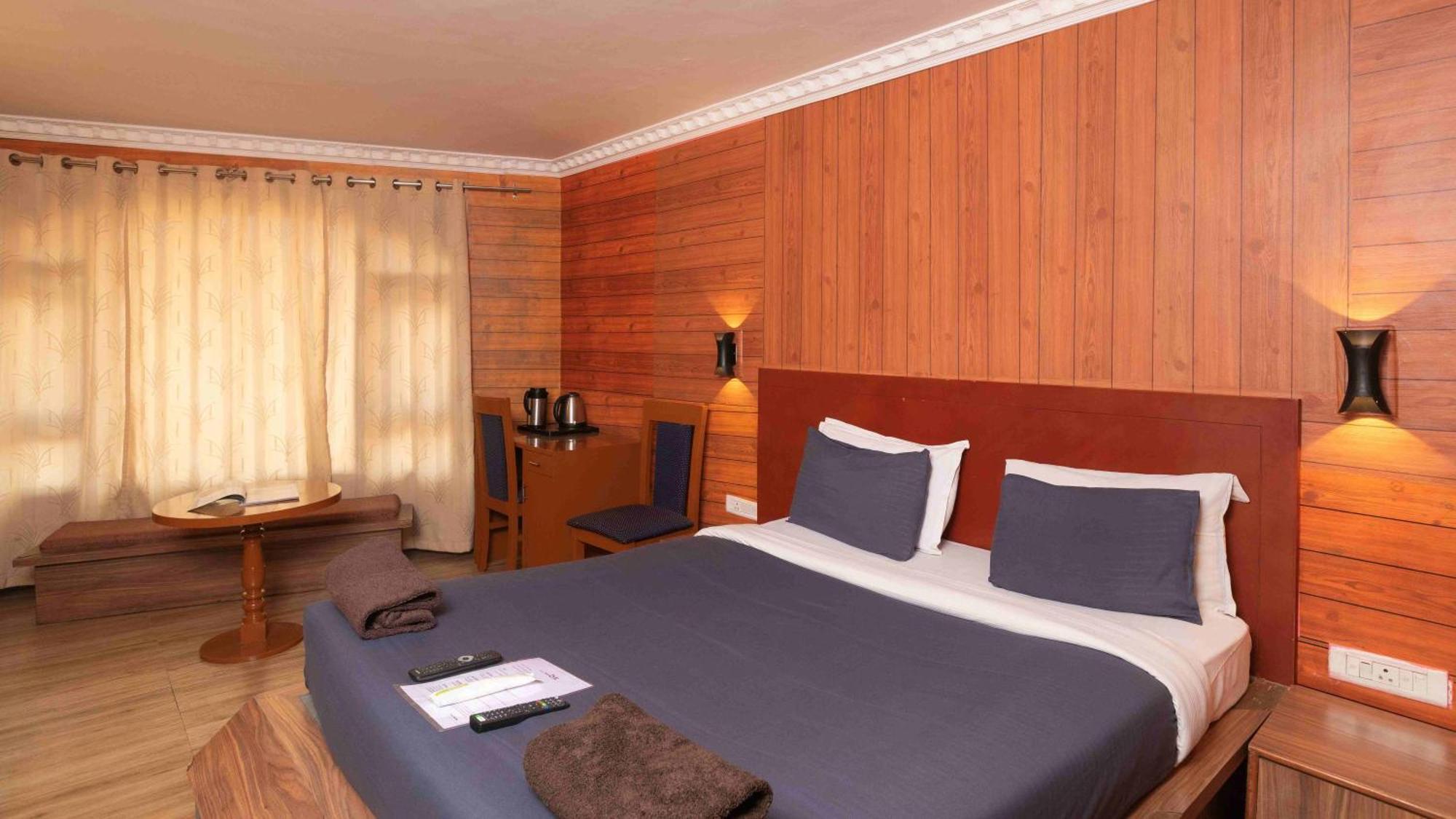 Devi Enterprises - Hotel Khems Ooty Exterior foto