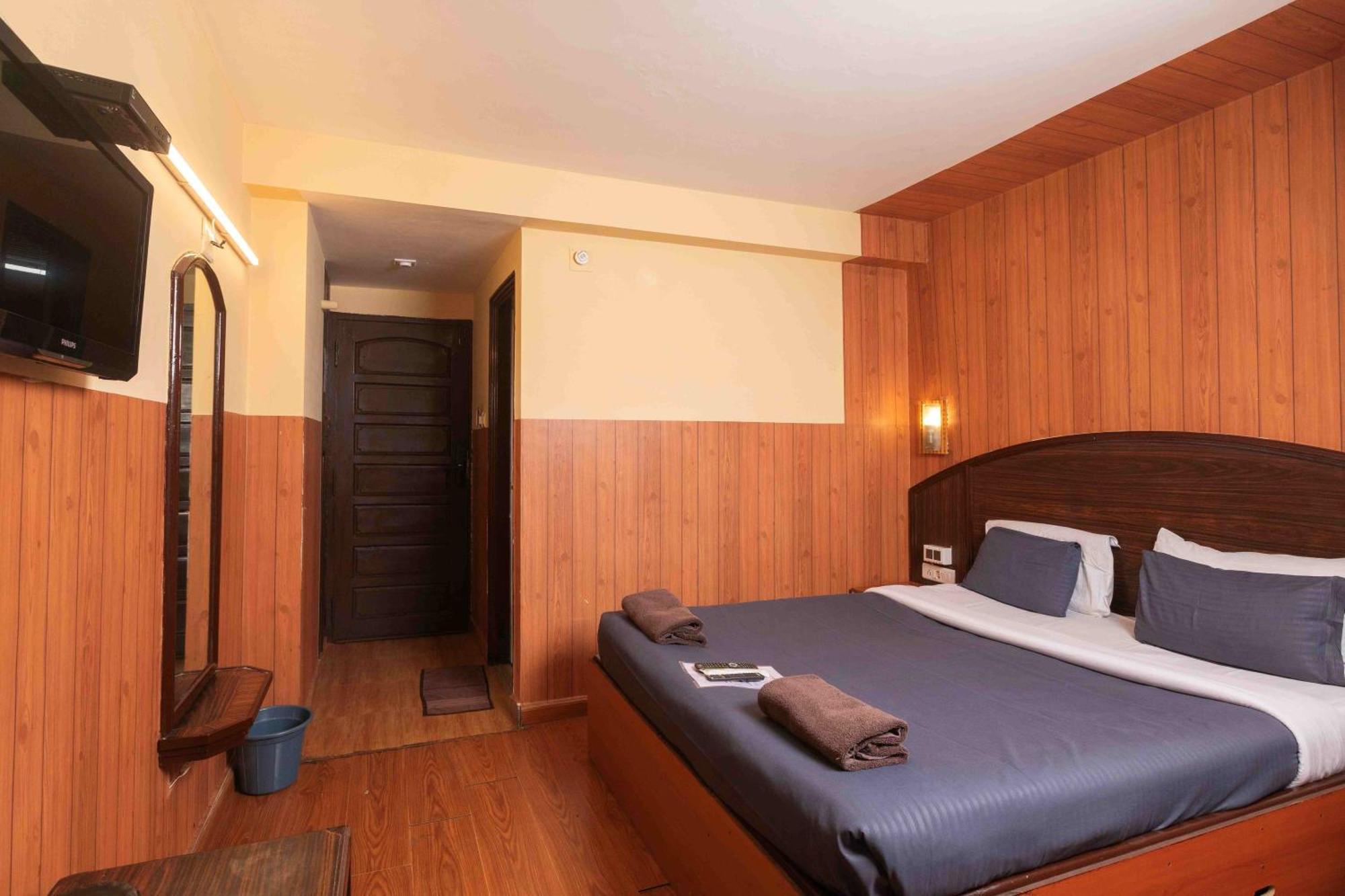 Devi Enterprises - Hotel Khems Ooty Exterior foto